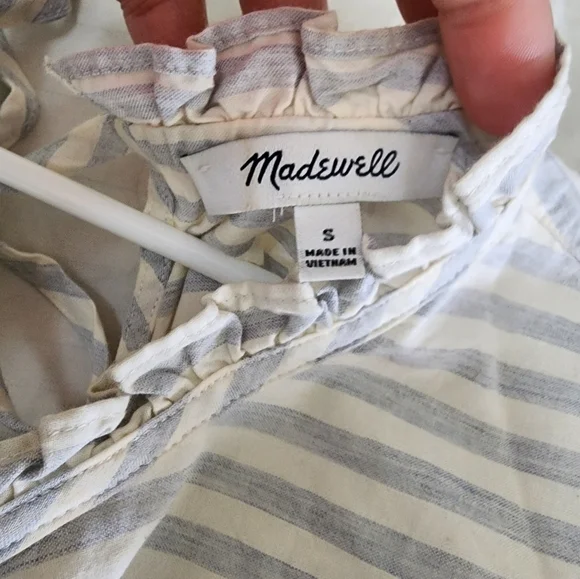 Madewell Ruffle-Neck Back Keyhole Oversized Top in Stripes size Small - Picture 8 of 8